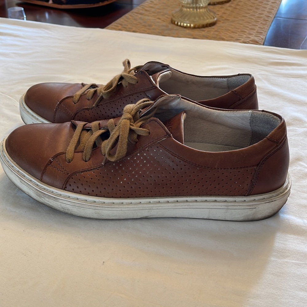 Josef Seibel the European comfort shoe Mens size 43 (US 9.5 ).  Tan/brown